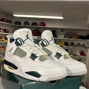 Air Jordan retro 4 “Oxidized Green” Size 9.5 with Box